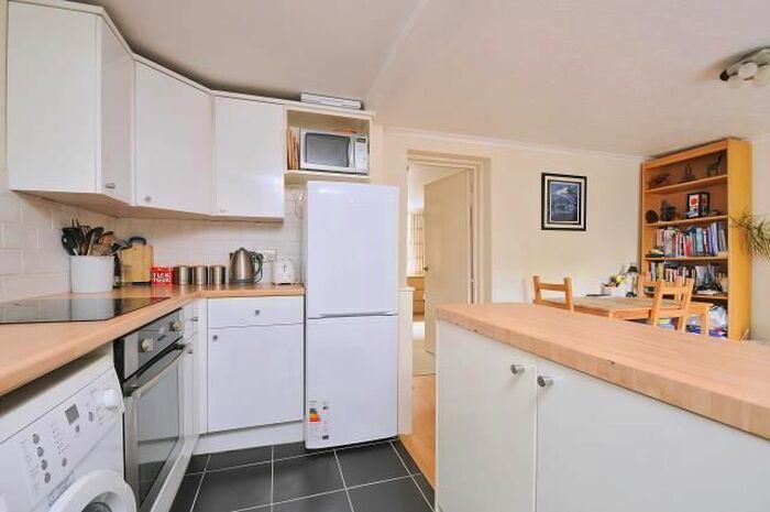 1 Bedroom Flat To Rent In Surbiton, Surrey, KT6