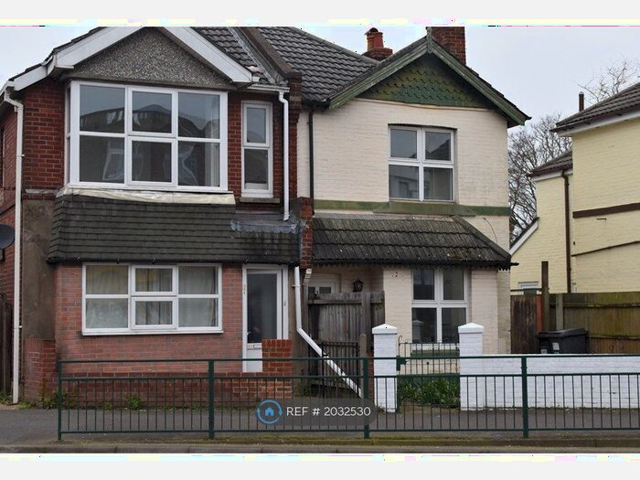 4 Bedroom Semi-Detached House To Rent In Holdenhurst Road, Bournemouth, BH8