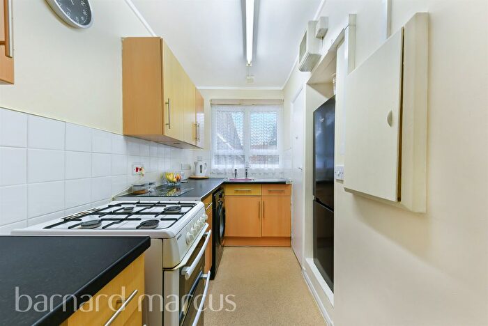 1 Bedroom Flat For Sale In Heather Close, London, SW8