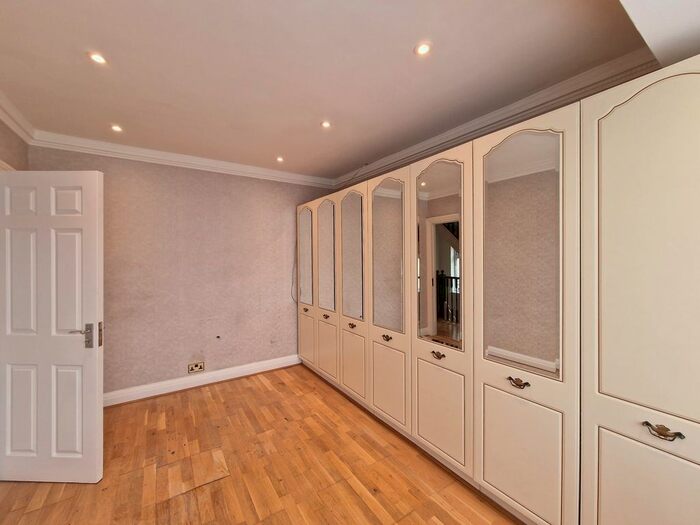 4 Bedroom End Of Terrace House To Rent In Summit Road, Northolt, UB5