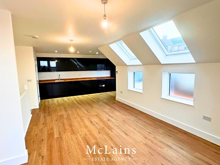 2 Bedroom Flat To Rent In -Bed Flat On Seymour Ave, Luton, Bedfordshire, LU1