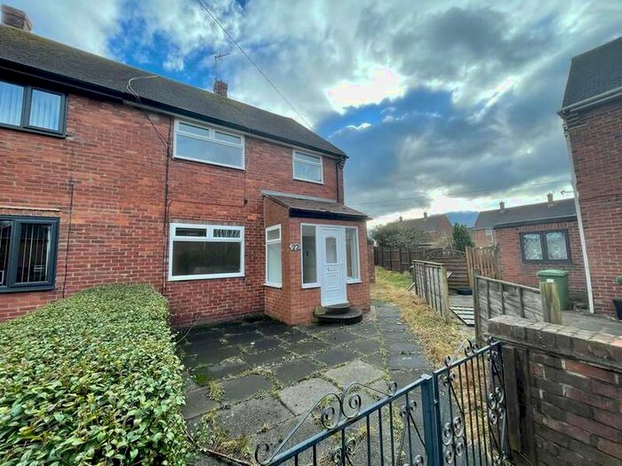 3 Bedroom End Of Terrace House To Rent In Kirkwood Gardens, Gateshead, NE10