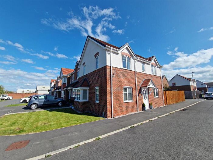 3 Bedroom Detached House For Sale In Mayfield Park, Saltney, Chester, CH4