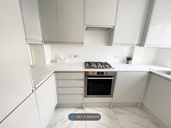 2 Bedroom Terraced House To Rent In Pennington Way, London, SE12