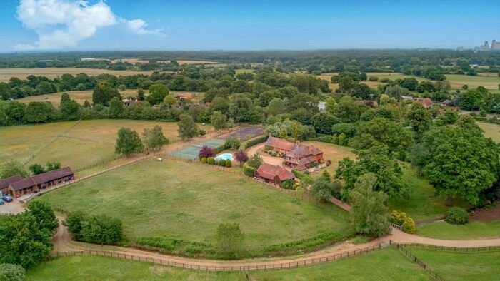 7 Bedroom Detached House For Sale In Chertsey Road, Chobham, Woking, Surrey, GU24