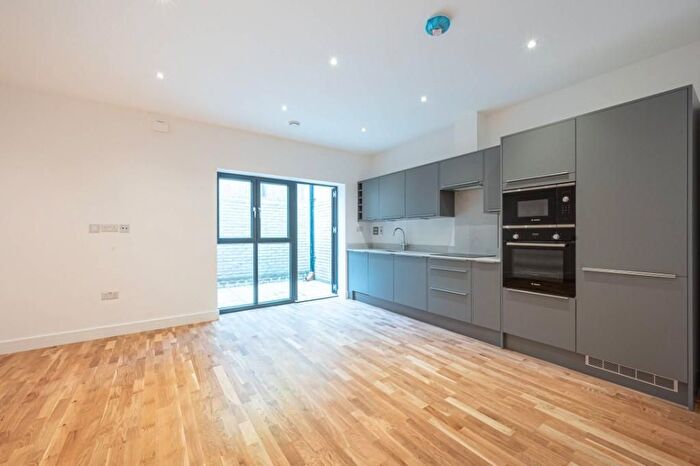 2 Bedroom Flat To Rent In Malden Road, London, NW5