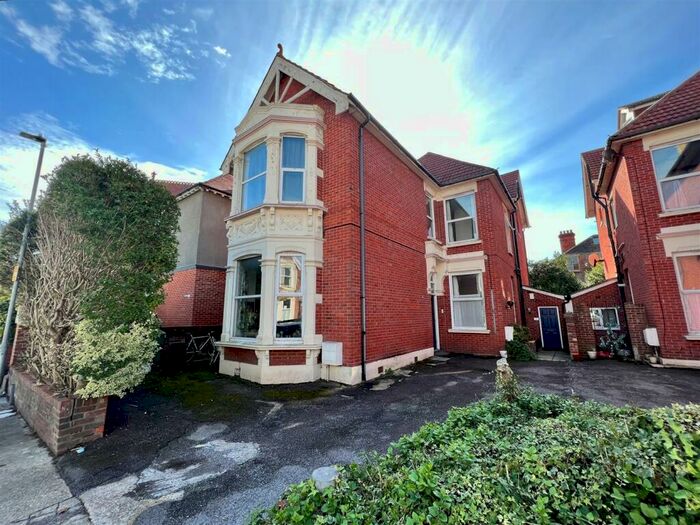 1 Bedroom Apartment To Rent In Nettlecombe Avenue, PO4