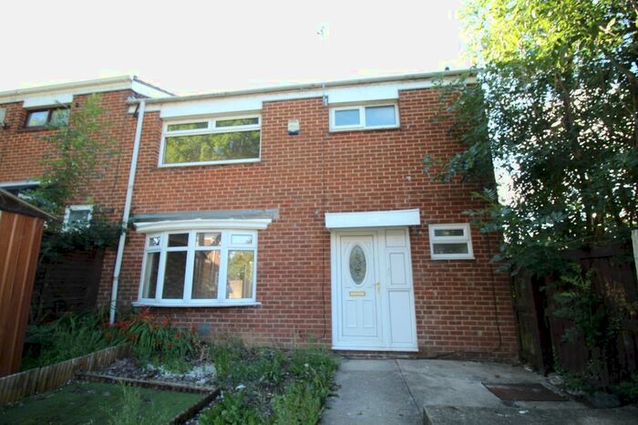 4 Bedroom End Of Terrace House To Rent In Donvale Road, Washington, Tyne And Wear, NE37