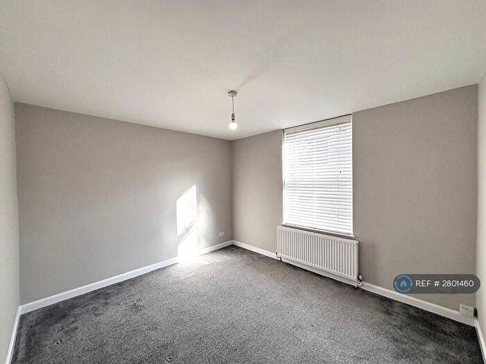 2 Bedroom Flat To Rent In Christchurch Road, Bournemouth, BH7