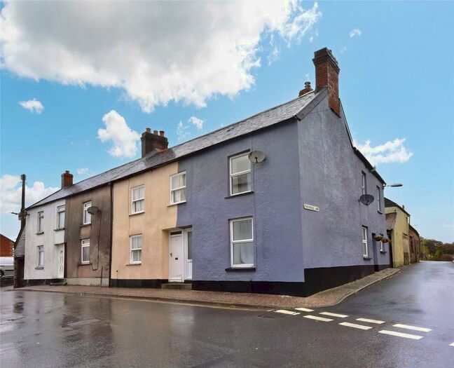 2 Bedroom End Of Terrace House For Sale In North Street, South Molton