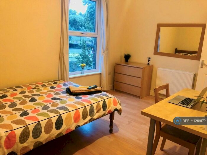 5 Bedroom Terraced House To Rent In Pomona Street, Sheffield, S11