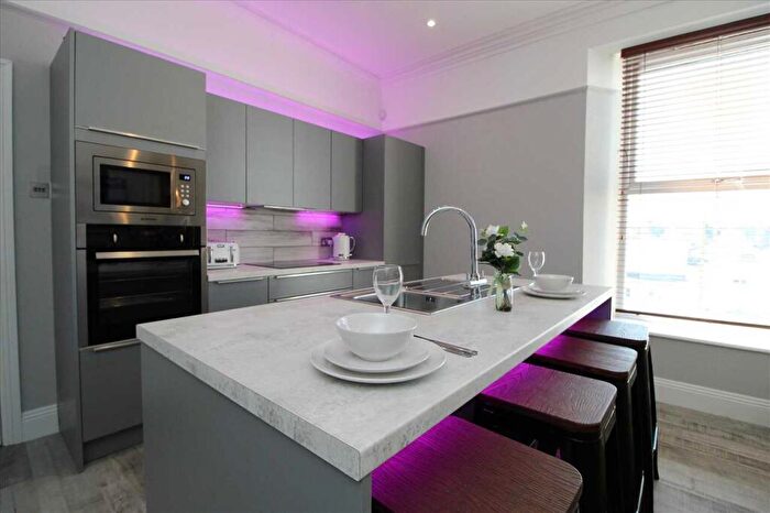 3 Bedroom Apartment To Rent In Bedford Terrace, Plymouth, Plymouth, PL4