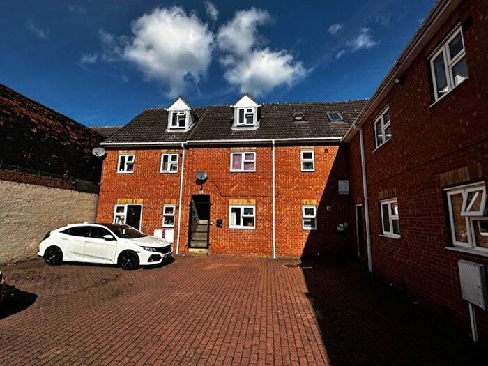 1 Bedroom Flat To Rent In Edmund Street, Kettering, NN16
