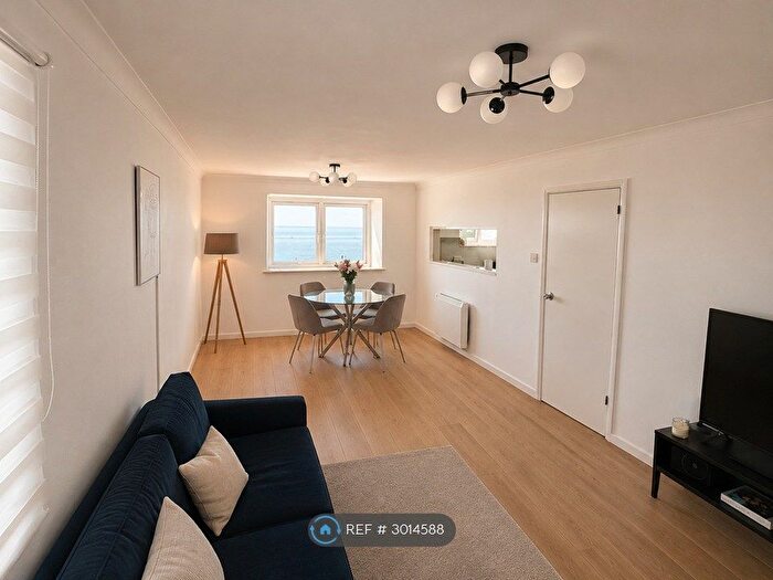 2 Bedroom Flat To Rent In Marine Parade East, Clacton-On-Sea, CO15