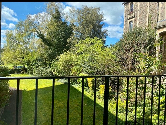 2 Bedroom Apartment To Rent In Flat, Downsview Court, Downside Road, Bristol, BS8