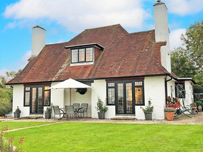 4 Bedroom Detached House For Sale In The Close, Off Huggetts Lane, Eastbourne, BN22