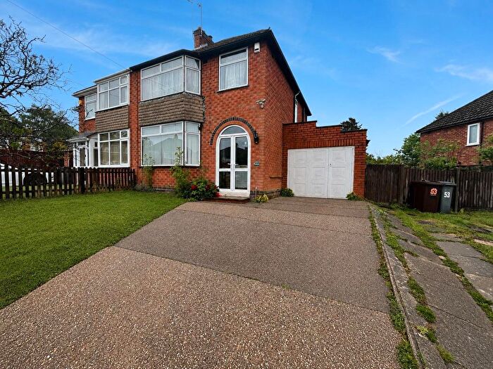 3 Bedroom Semi Detached House For Sale In Velsheda Road, Shirley, Solihull, West Midlands, B90