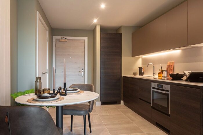 1 Bedroom Flat To Rent In New York Square, Quarry Hill, Leeds, LS2