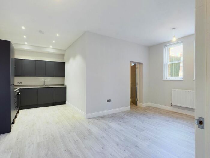 2 Bedroom Flat To Rent In Market Square, Market Square, Staines-Upon-Thames, Surrey, TW18