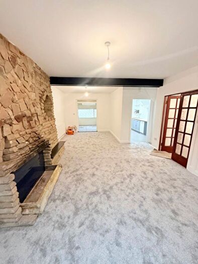 3 Bedroom Semi-Detached House To Rent In Epping Glade, London, E4