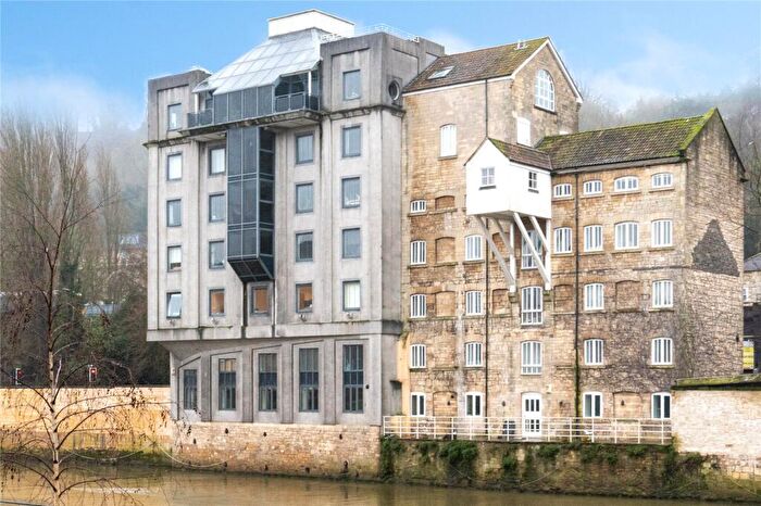 2 Bedroom Apartment To Rent In Lower Bristol Road, Bath, Somerset, BA2