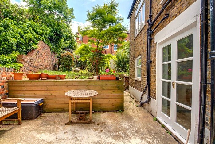 1 Bedroom Flat To Rent In Brecknock Road, Tufnell Park, London, N19