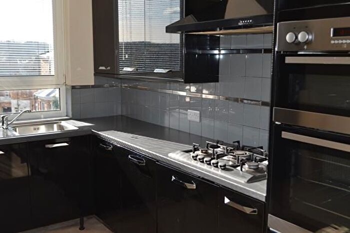2 Bedroom Flat To Rent In Albion Crescent, Scarborough, YO11