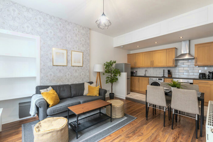 1 Bedroom Flat To Rent In Albert Street Edinburgh United Kingdom, EH7