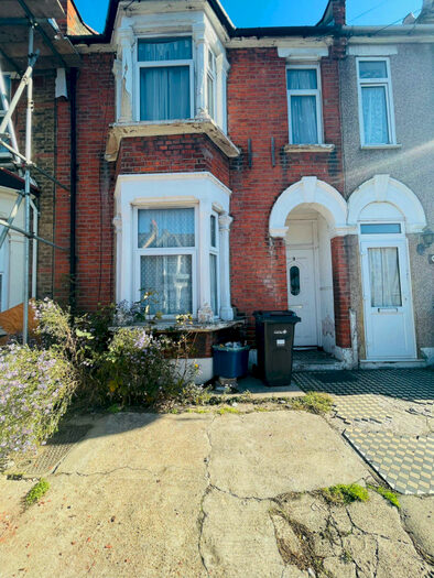 3 Bedroom Terraced House To Rent In Ilford, Essex, IG1