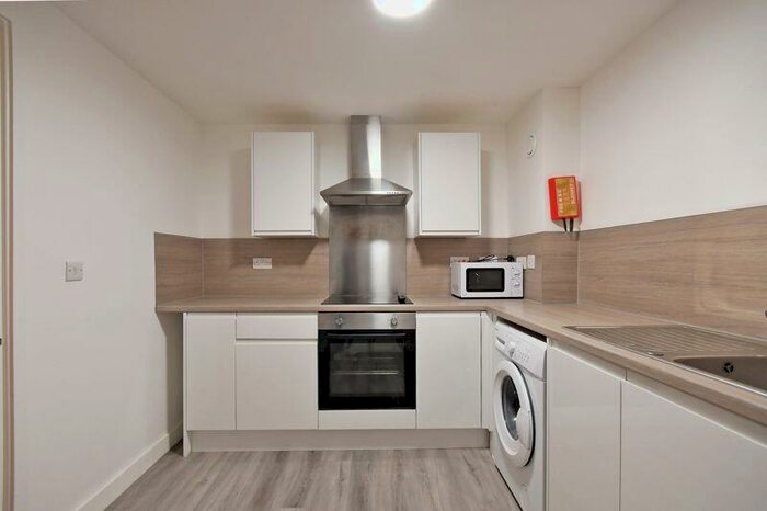 1 Bedroom Apartment To Rent In Flat Phoenix Court, Sheffield City Centre, S1