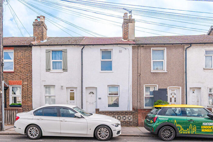 2 Bedroom Terraced House For Sale In Bensham Lane, Thornton Heath, CR7