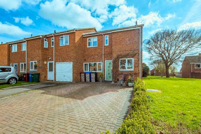 3 Bedroom End Of Terrace House To Rent In Bassett Avenue, Bicester, Oxfordshire, OX26
