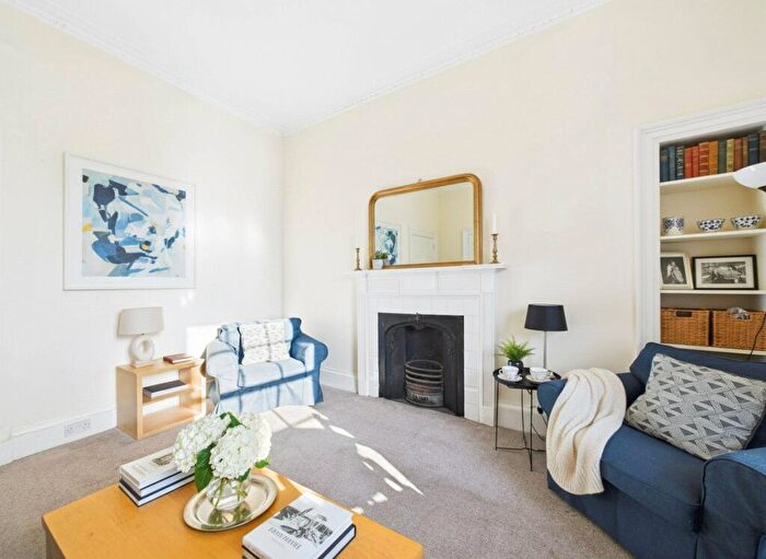 5 Bedroom Apartment To Rent In Morrison Street, Haymarket, Edinburgh, EH3