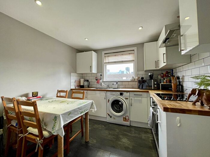 1 Bedroom House To Rent In Clarendon Road, CR0