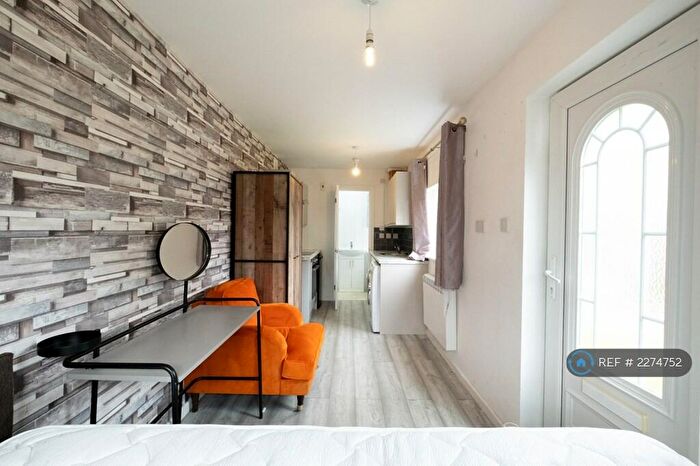 Studio To Rent In Bourne Road, Cambridge, CB4