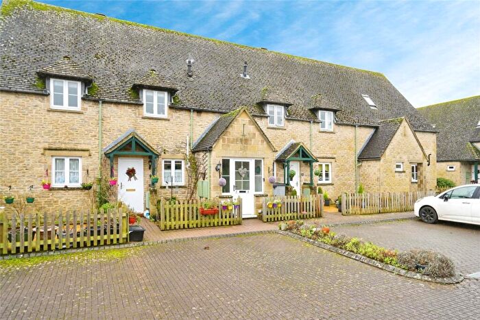 2 Bedroom Apartment For Sale In Broadlands Court, Bourton-on-the-Water, GL54