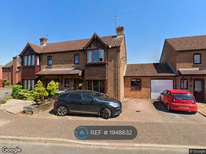4 Bedroom Semi-Detached House To Rent In Cameron Green, Taverham, Norwich, NR8