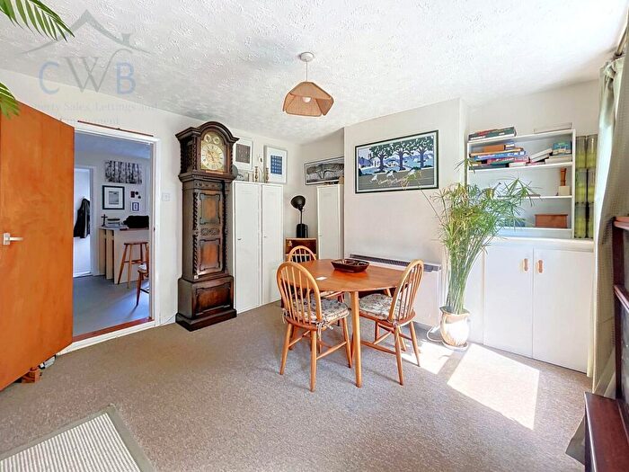 2 Bedroom Terraced House For Sale In Birling Road, Snodland, ME6