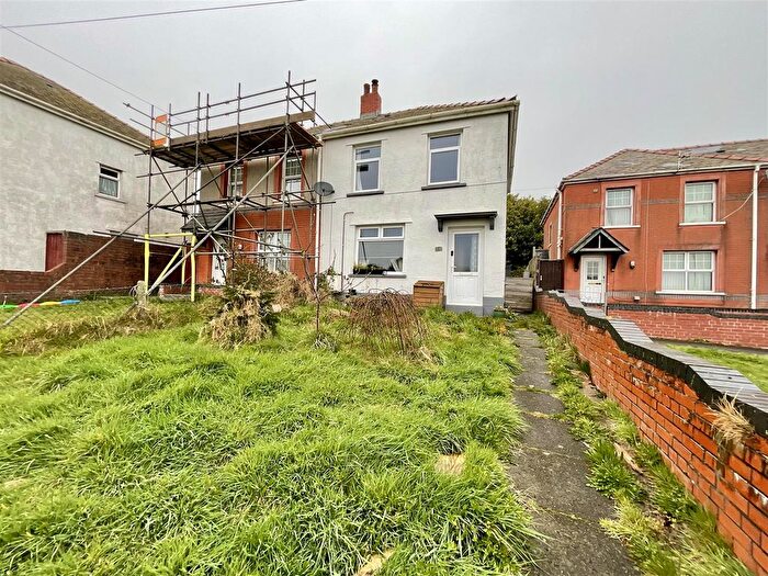 2 Bedroom Semi-Detached House For Sale In Maengwynne, Llanelli, SA15