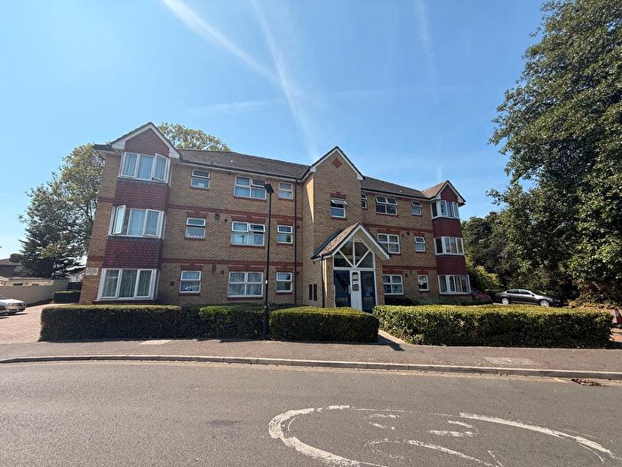 2 Bedroom Flat To Rent In Hollygrove Close, Hounslow, TW3
