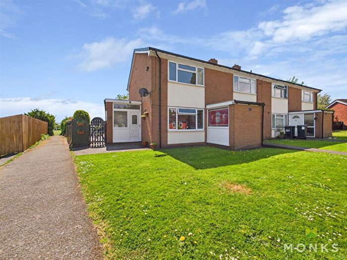 2 Bedroom Flat For Sale In Brookfield Estate, Weston Rhyn, Oswestry, SY10