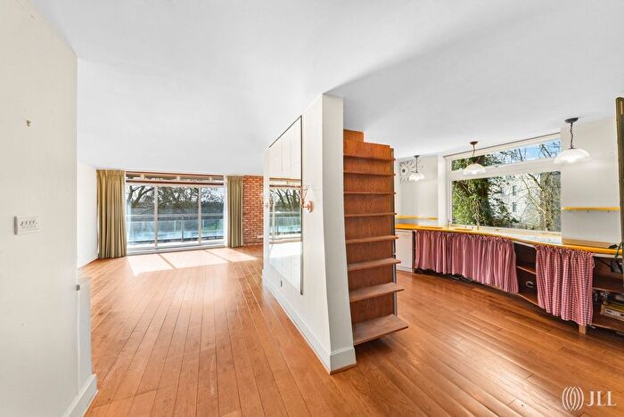 3 Bedroom Flat To Rent In Duchess Of Bedfords Walk, London, W8