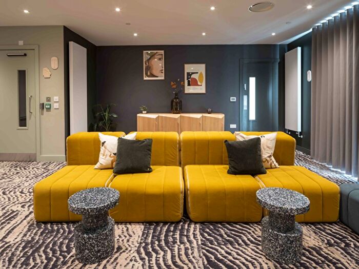 2 Bedroom Flat To Rent In Barking Wharf Square, Barking, IG11
