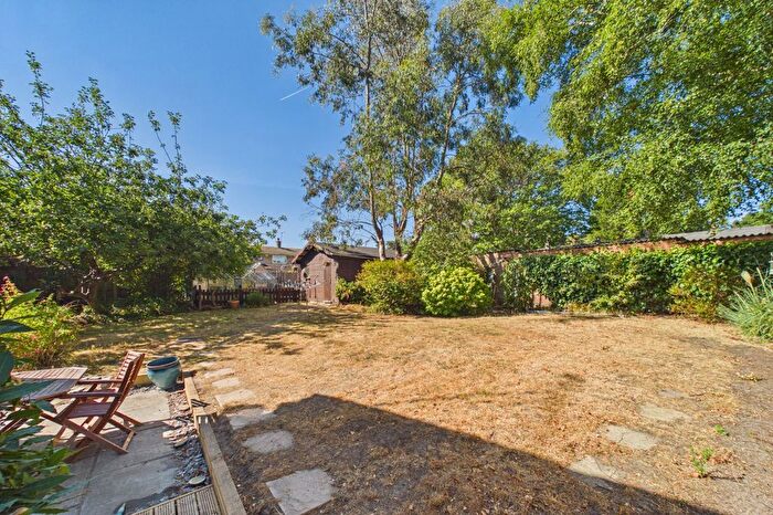 4 Bedroom Terraced House For Sale In Cherbury Close, Bracknell, Berkshire, RG12