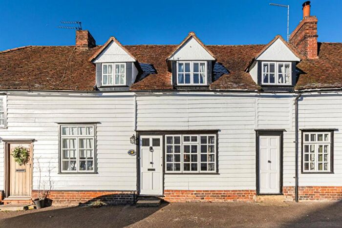 2 Bedroom Cottage For Sale In Spacious Character Home With Driveway - Hunsdon Village, SG12