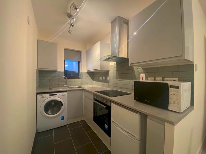 1 Bedroom Maisonette To Rent In Kennet Close, Berinsfield, OX10