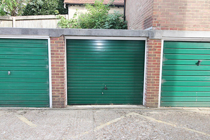 1 Bedroom Apartment For Sale In The Drive, Hove, BN3