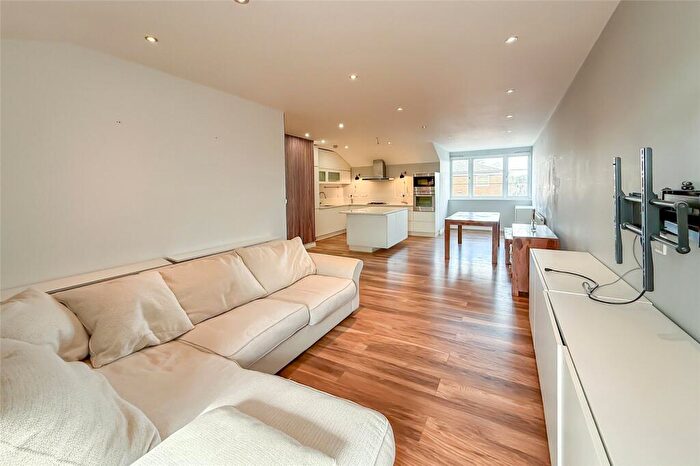 2 Bedroom Penthouse For Sale In Russet Drive, Highfield Park, St. Albans, AL4