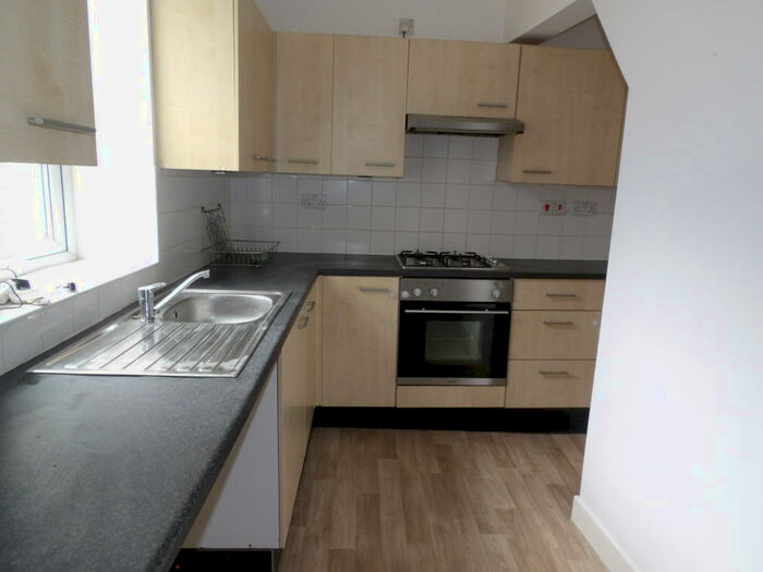 2 Bedroom House To Rent In Hollins Road, BB3