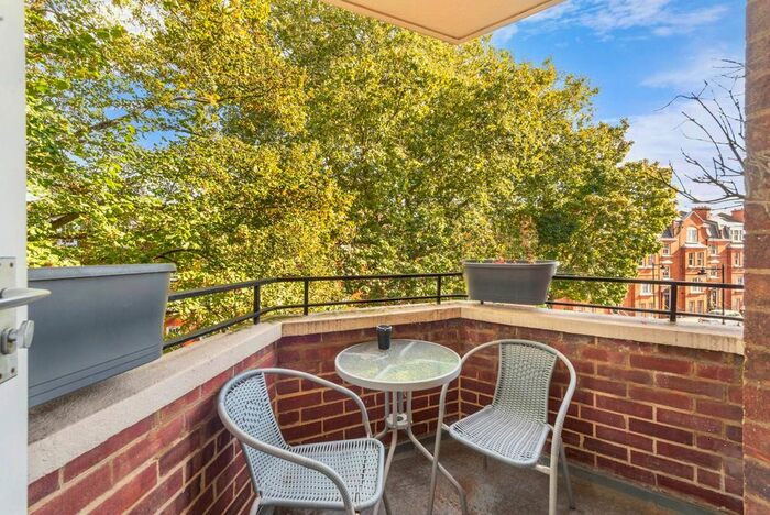 1 Bedroom Flat For Sale In Halton Road, Highbury And Islington, London, N1